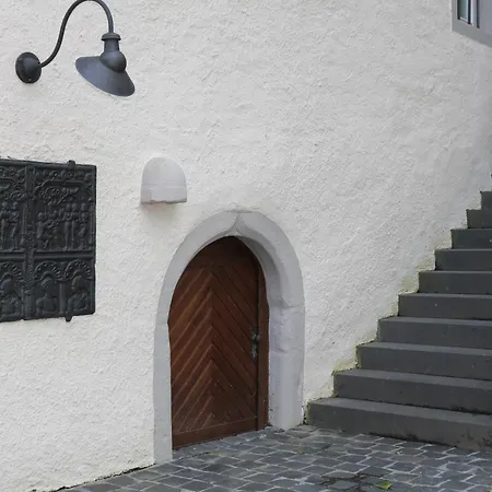 Villa Charmantes Chateau Lichter - Burghaus Liessem