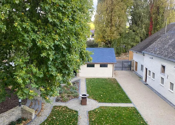 Charmantes Chateau Lichter - Burghaus * Liessem