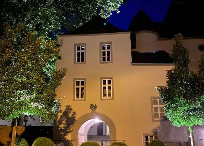 Villa Charmantes Chateau Lichter - Burghaus