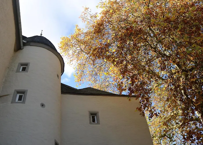 Charmantes Chateau Lichter - Burghaus Villa *