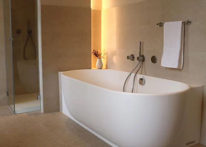 Charmantes Chateau Lichter - Burghaus Liessem